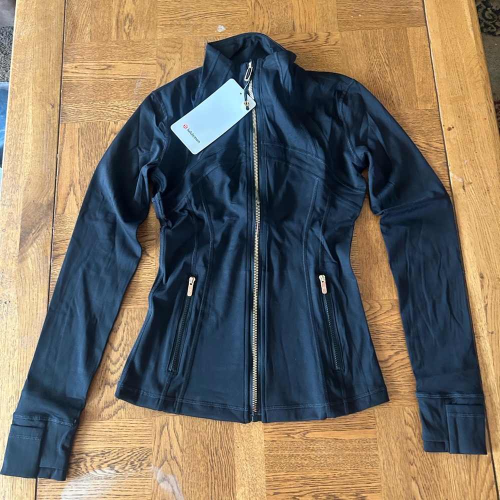 Lululemon define jacket size 2 black and gold